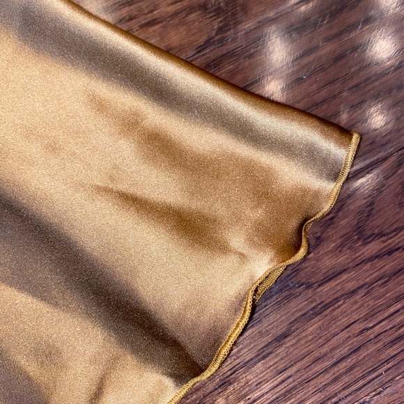 Vintage Classic 100% Silk Skirt in Gold #0774 - Picture 4 of 10
